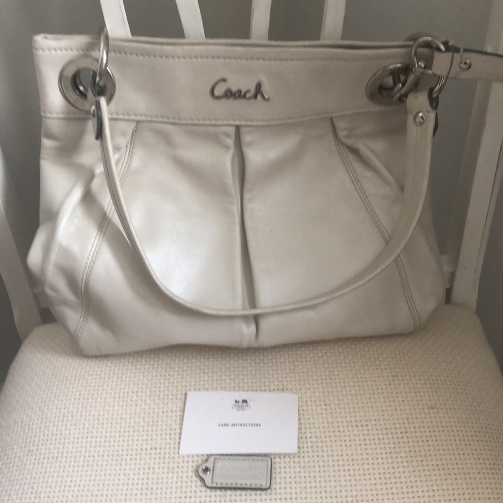 Coach Women's Cream Shoulder Bag